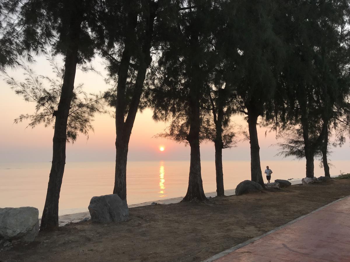 Palm Beach Resort Pran Buri Εξωτερικό φωτογραφία